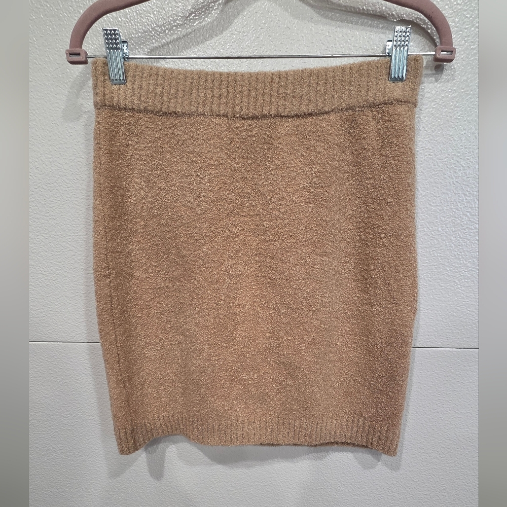 VICI Exclusive x Fate Tan/ Camel knit mini skirt